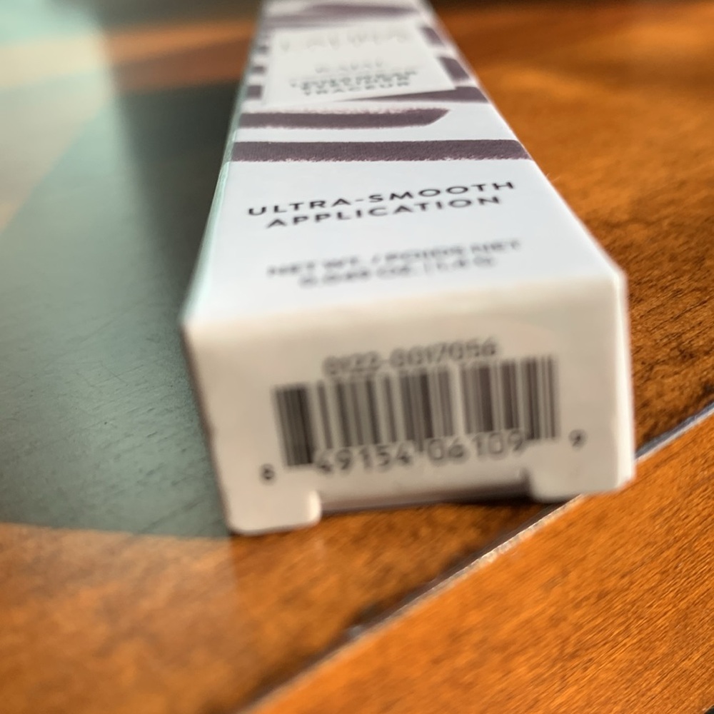 Laura Geller Smoky Plum Kajal Longwear Eyeliner - Picture 7 of 7